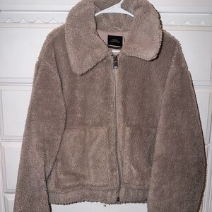 Urban Outfitters Cozy Tan Sherpa Jacket Large